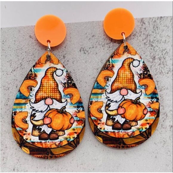 Wooden Water Drop Fall Earrings Gnome & Pumpkins New - Picture 1 of 3